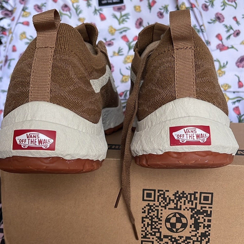 Vans Men’s Ultrarange Vr3
Chipmunk
VN0A4BXBGWT
Sneakers - Picture 14 of 16